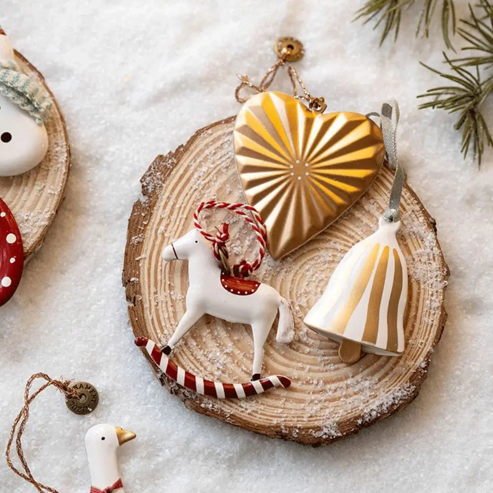 Figuras colgantes en hierro para el árbol