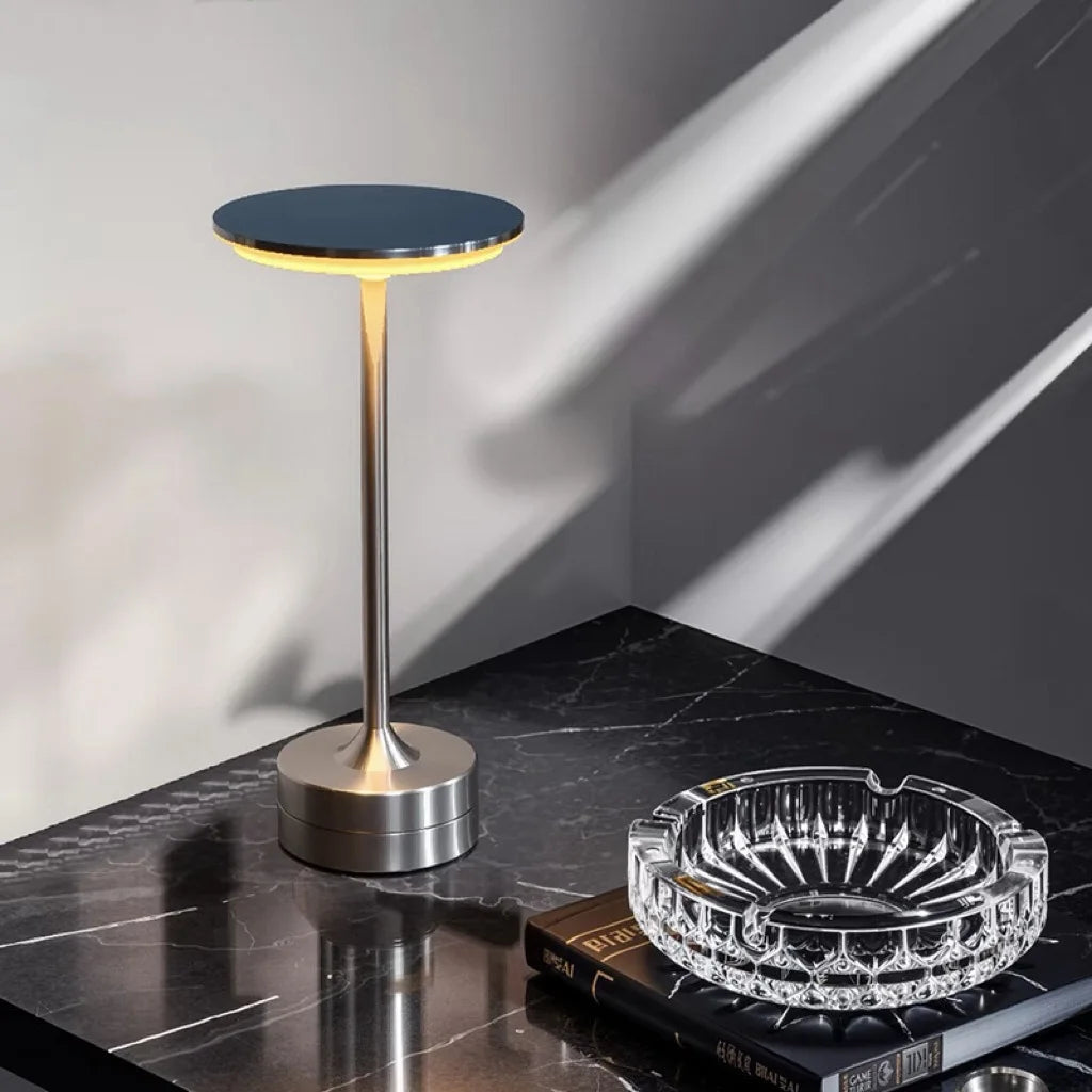 Lámpara de mesa LED - carga USB